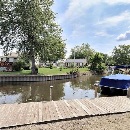 Chain O Lakes Nautical 4Bed 3Bath Waterfront With Bonus Room, Large Deck And Hot Tub Fox Lake 외부 사진