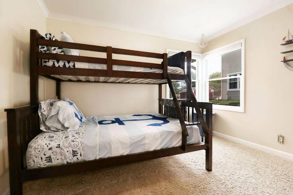 Chain O Lakes Nautical 4Bed 3Bath Waterfront With Bonus Room, Large Deck And Hot Tub Fox Lake 외부 사진