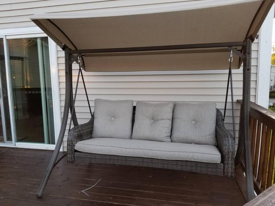 Chain O Lakes Nautical 4Bed 3Bath Waterfront With Bonus Room, Large Deck And Hot Tub Fox Lake 외부 사진