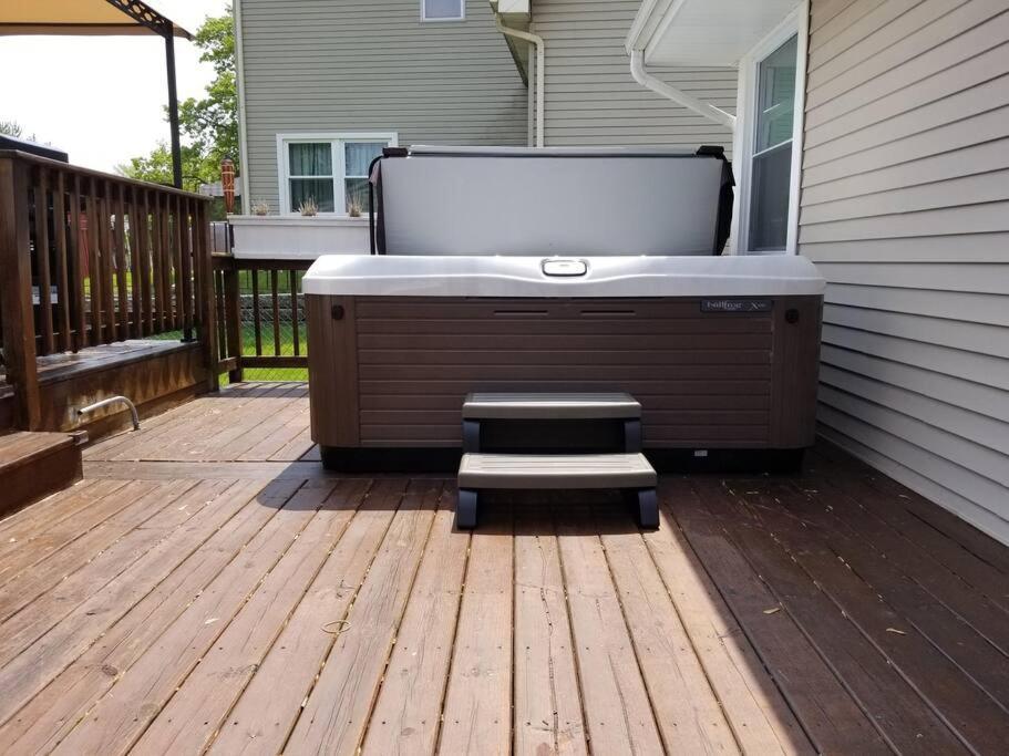 Chain O Lakes Nautical 4Bed 3Bath Waterfront With Bonus Room, Large Deck And Hot Tub Fox Lake 외부 사진